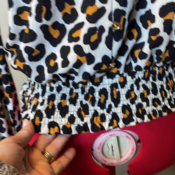 Michael Kors leopard print blouse with gathered elastic waist and cuffs - Picture 4 of 8